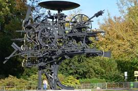 File:'Heureka' von Jean Tinguely am Zürichhorn 2012-10-05 16-43-06.JPG